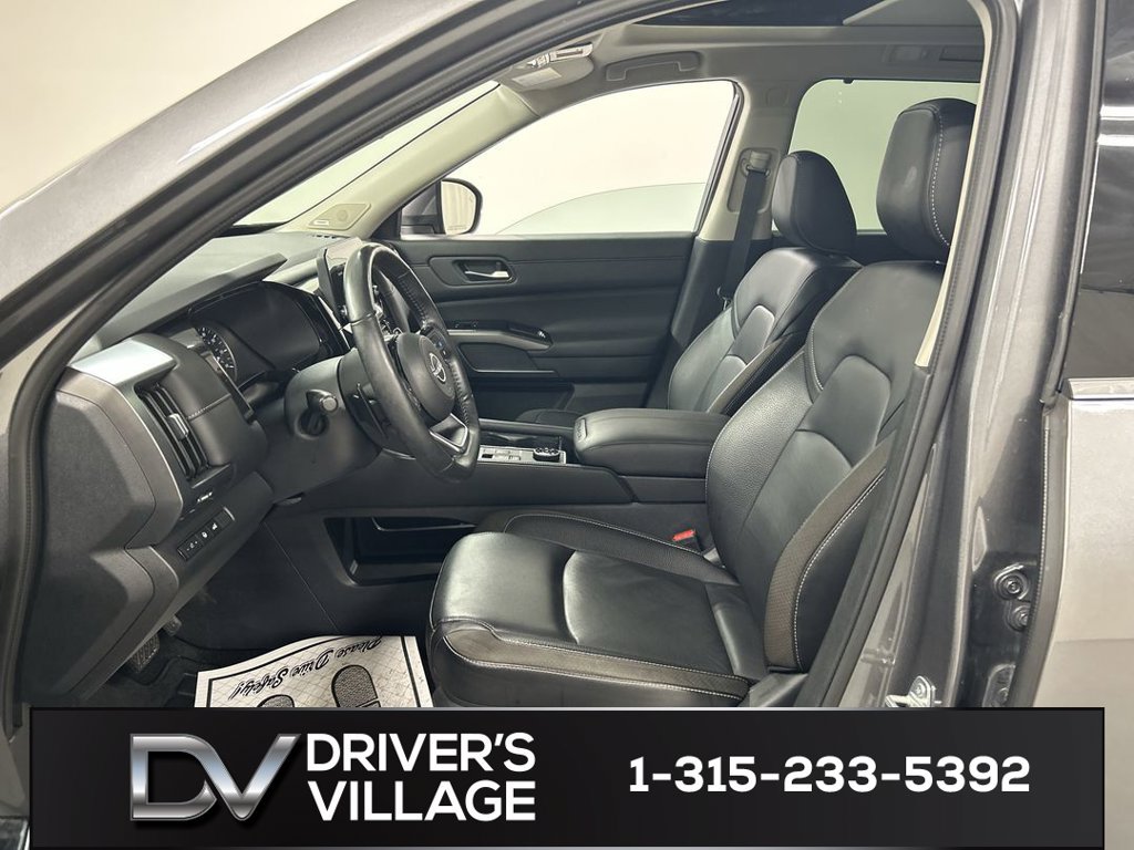 Used 2024 Nissan Pathfinder SL w/ SL Premium Package AWD/4WD image 9