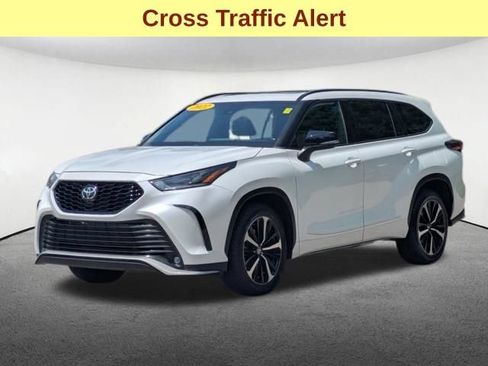 Used 2022 Toyota Highlander XSE AWD/4WD image 10