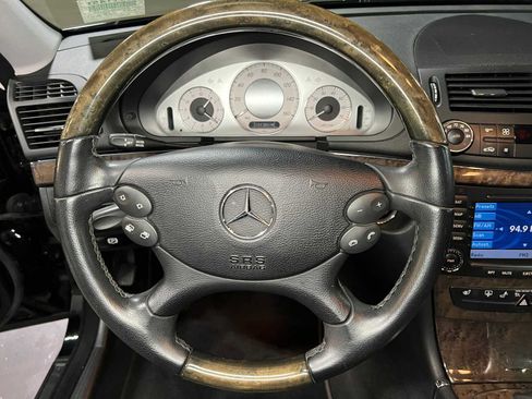 Used 2008 Mercedes-Benz E 350 4MATIC Sedan image 26