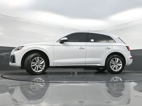Used 2023 Audi Q5 2.0T Premium w/ Convenience Package AWD/4WD image 28