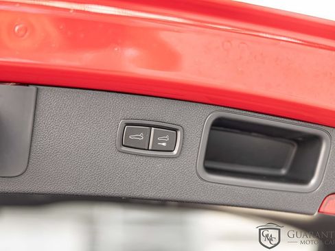 Used 2018 Porsche Macan AWD/4WD image 16