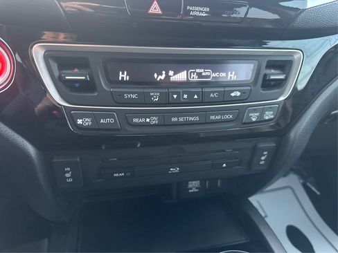Used 2017 Honda Pilot Touring image 36