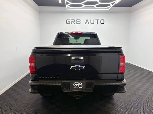Used 2017 Chevrolet Silverado 1500 Custom w/ Custom Convenience Package AWD/4WD image 9
