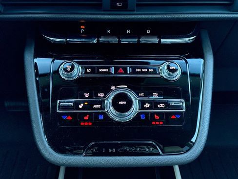 Used 2021 Lincoln Corsair Reserve image 10