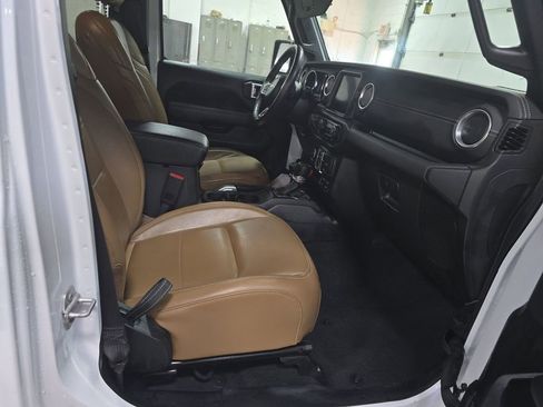 Used 2022 Jeep Wrangler Unlimited Sahara w/ Cold Weather Group image 5