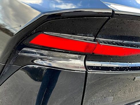 Used 2024 Toyota Prius XLE image 21