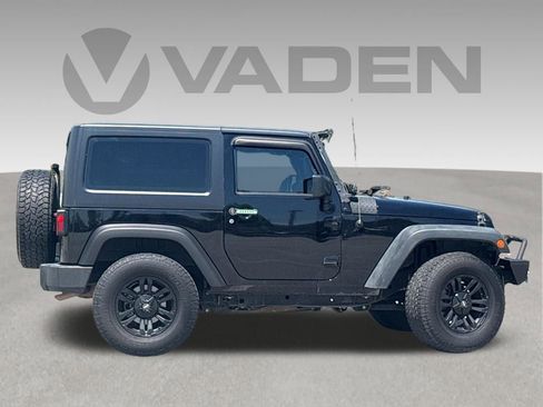 Used 2016 Jeep Wrangler Sport w/ Connectivity Group AWD/4WD image 16