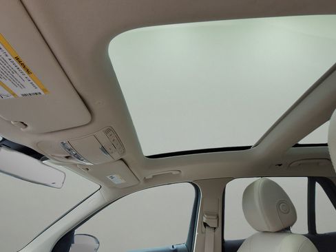 Used 2021 Mercedes-Benz GLC 300 4MATIC image 26
