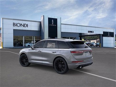 New 2026 Lincoln Corsair Premiere image 4