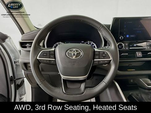 Used 2024 Toyota Highlander XLE image 11