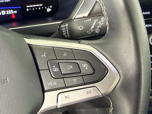 Used 2022 Volkswagen Tiguan SE image 27