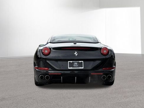 Used 2015 Ferrari California T RWD image 4