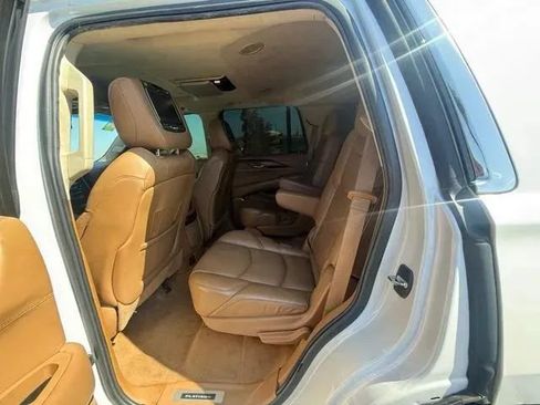 Used 2016 Cadillac Escalade Platinum AWD/4WD image 13