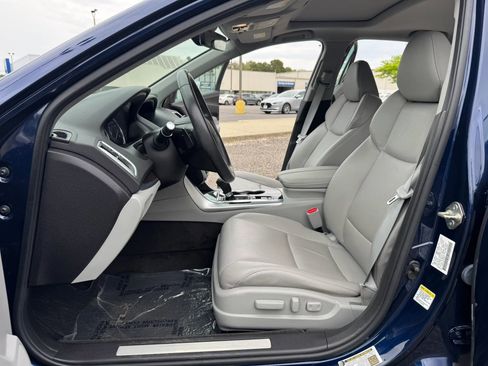 Used 2015 Acura TLX w/ Technology Package FWD image 9