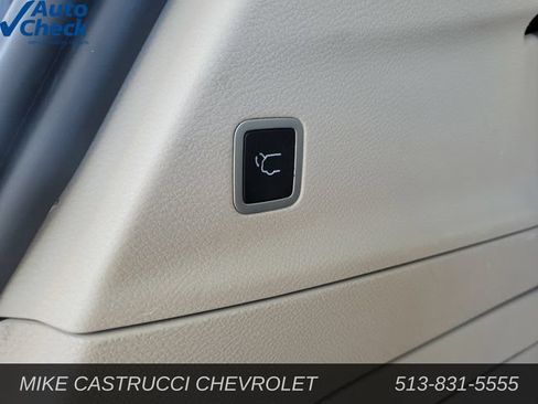 Used 2023 Chrysler Pacifica Touring-L FWD image 30