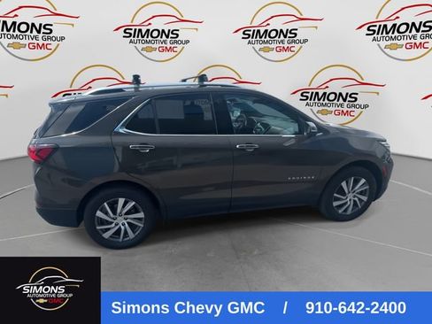Used 2023 Chevrolet Equinox Premier AWD/4WD image 2