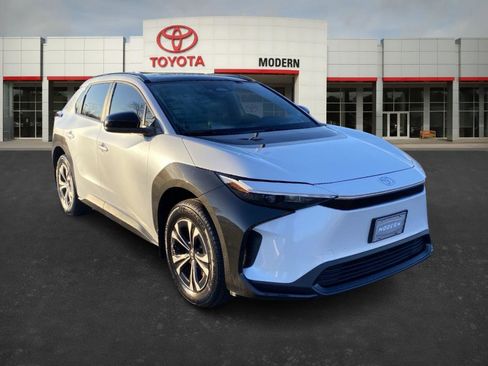 Certified 2023 Toyota bZ4X XLE image 3