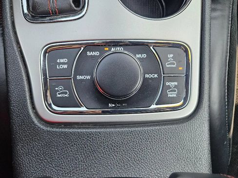 Used 2018 Jeep Grand Cherokee Trailhawk AWD/4WD image 27