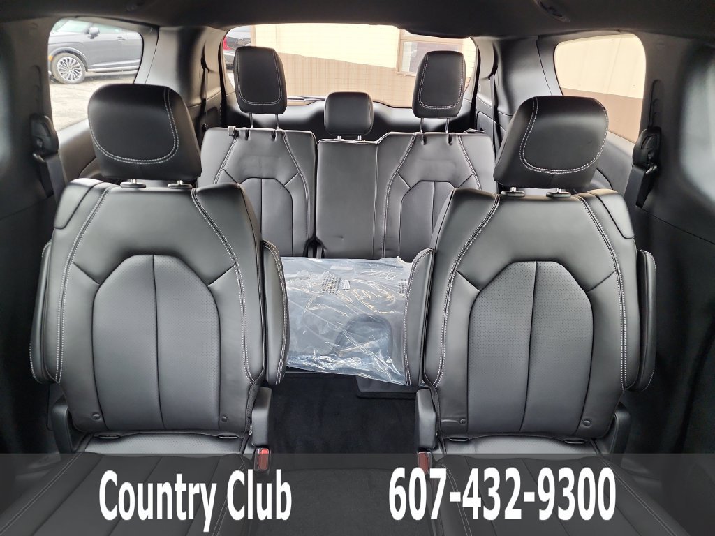New 2027 Chrysler Pacifica Select AWD/4WD image 21