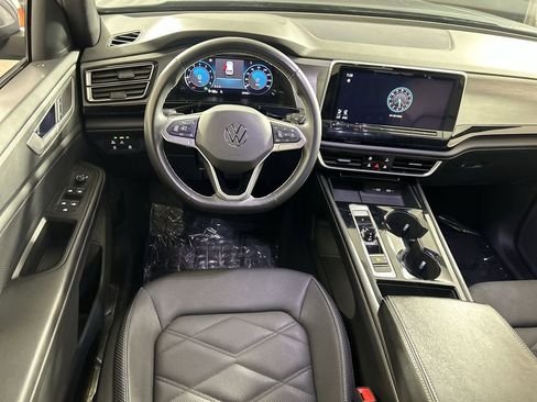 Used 2024 Volkswagen Atlas Cross Sport SE image 21