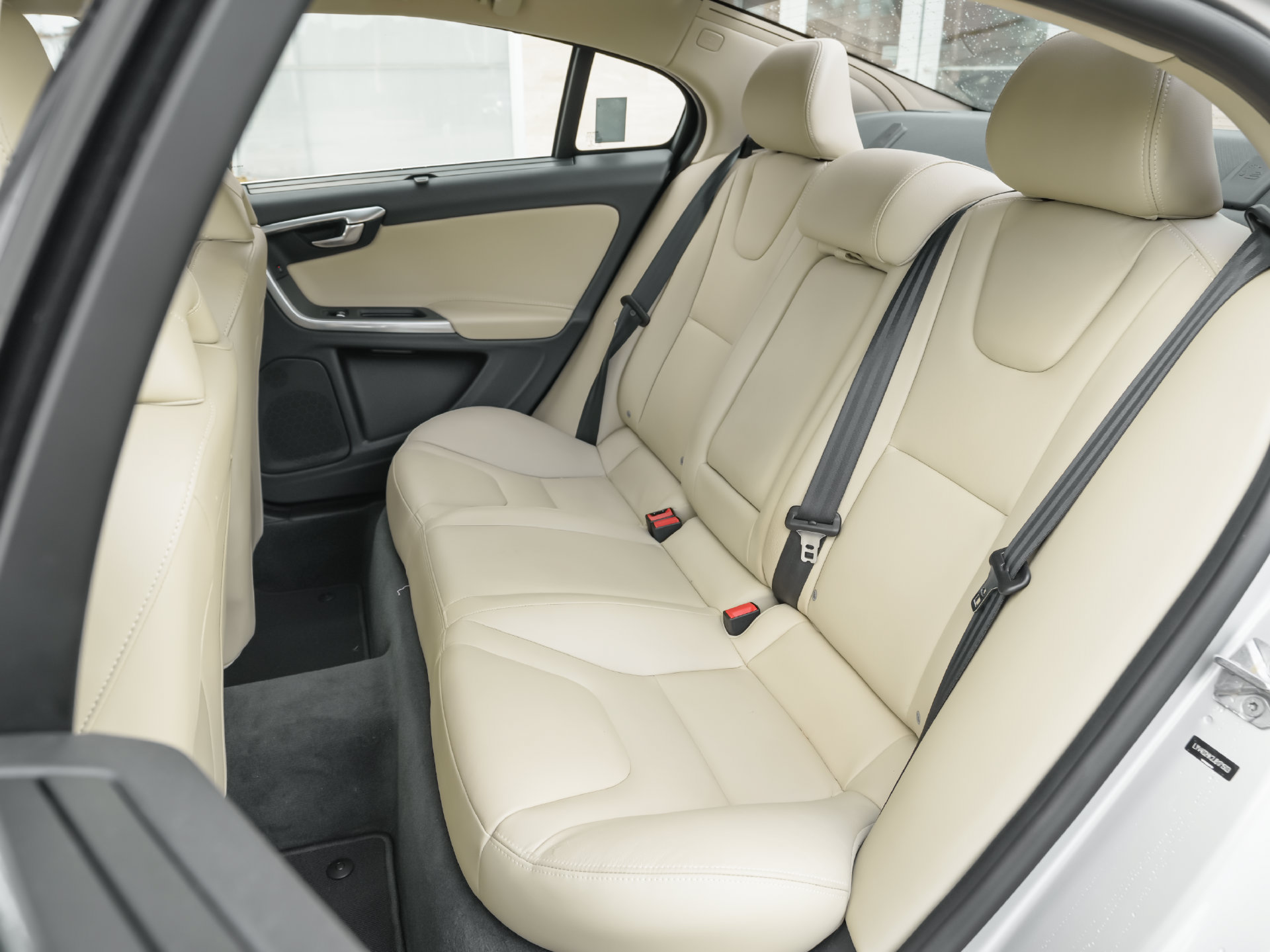 Used 2018 Volvo S60 T5 Inscription FWD image 5