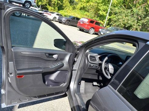 Used 2024 Ford Escape Active image 15