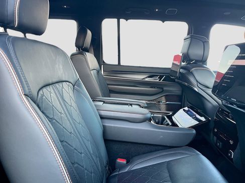 Used 2024 Jeep Grand Wagoneer Series III w/ Rear Seat Video Group 1 image 30