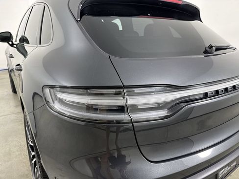 Certified 2023 Porsche Macan S AWD/4WD image 18
