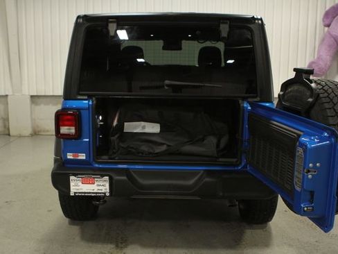 Used 2024 Jeep Wrangler Sport AWD/4WD image 31