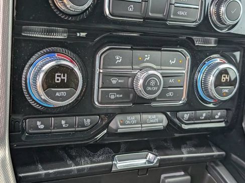 Used 2023 GMC Yukon Denali RWD image 16