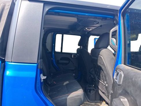 Used 2022 Jeep Gladiator Rubicon w/ LED Lighting Group AWD/4WD image 18
