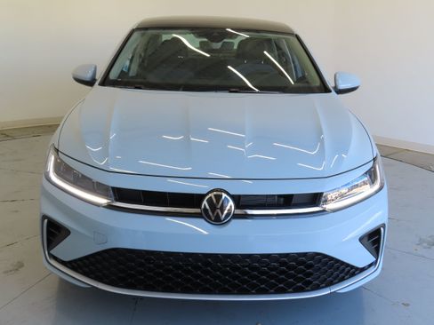 New 2026 Volkswagen Jetta SE FWD image 10