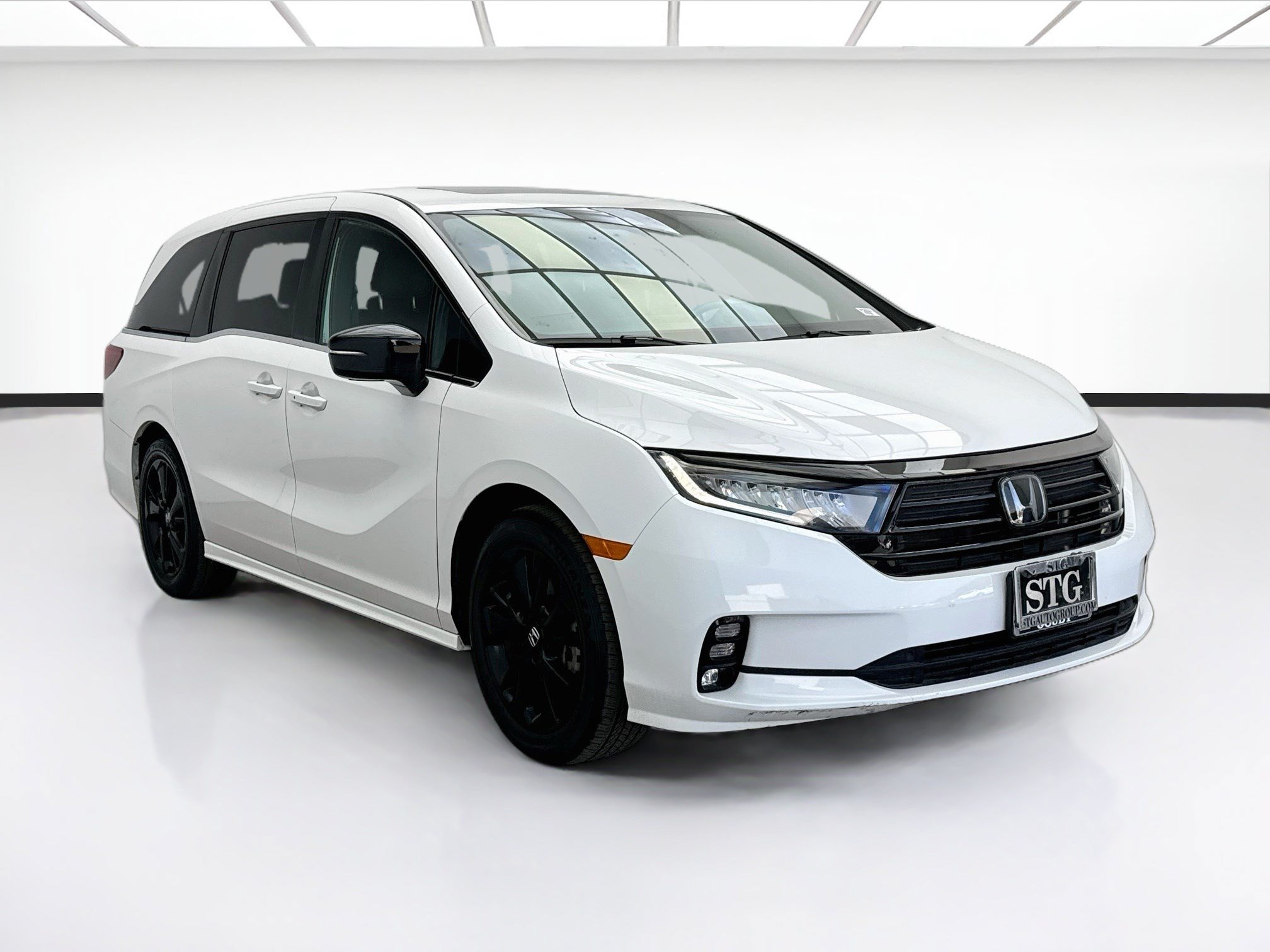 Used 2024 Honda Odyssey Sport image 3