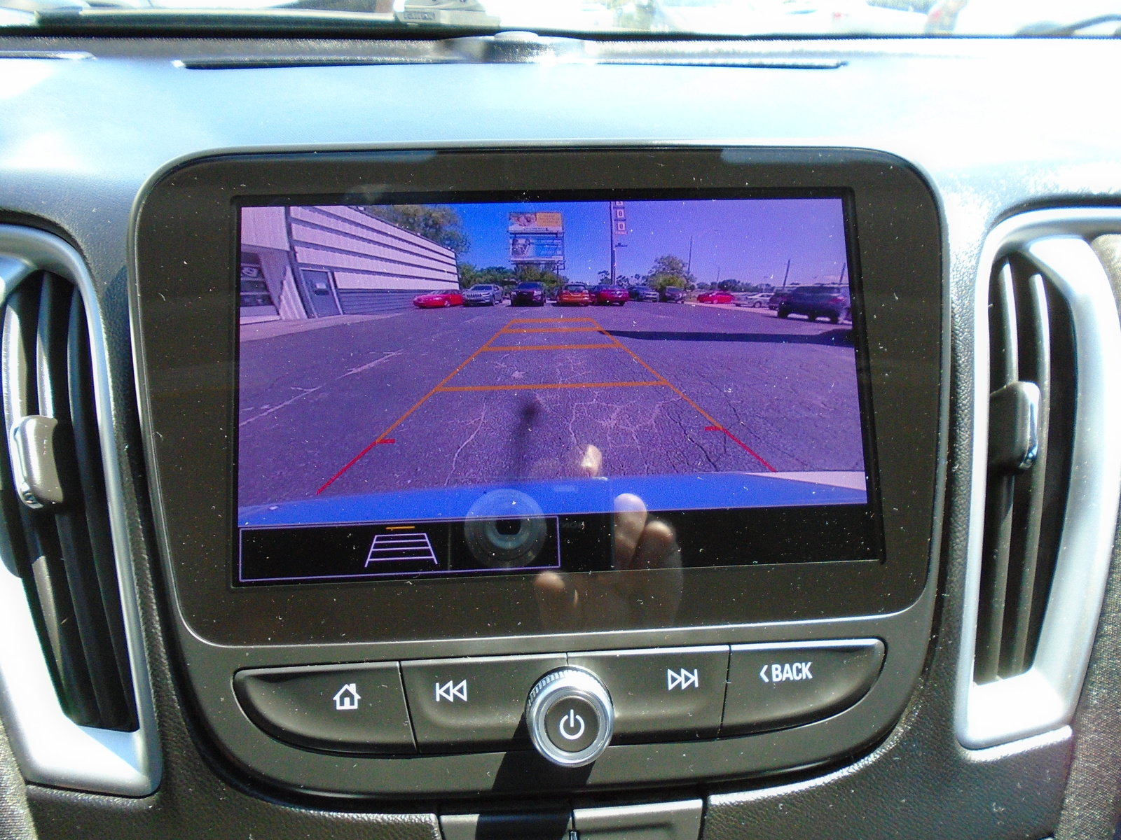 Used 2023 Chevrolet Malibu LS FWD image 14