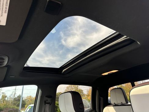 Used 2024 GMC Canyon AT4X image 31