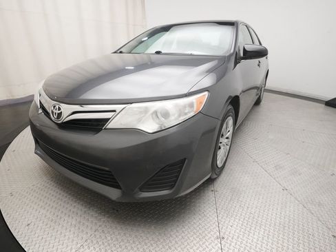 Used 2014 Toyota Camry LE FWD image 12
