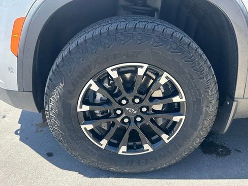 Certified 2025 Chevrolet Traverse Z71 w/ Enhanced Driving Package AWD/4WD image 29