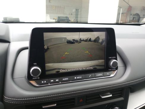 Used 2026 Nissan Rogue SV image 18