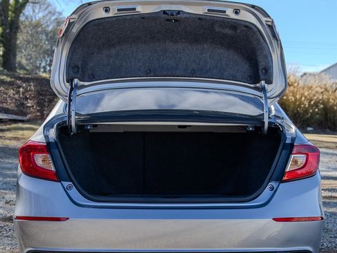 Used 2019 Honda Accord Sport image 9