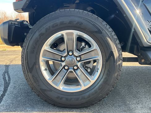 Used 2021 Jeep Wrangler Unlimited Sahara w/ Uconnect 4C Nav & Sound Group image 12