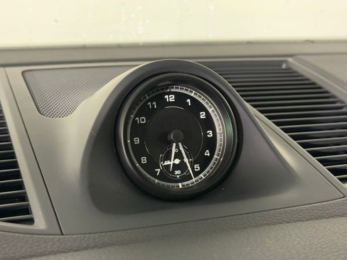 New 2026 Porsche Macan image 30