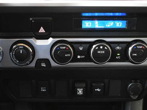 Used 2023 Toyota Tacoma SR5 AWD/4WD image 17