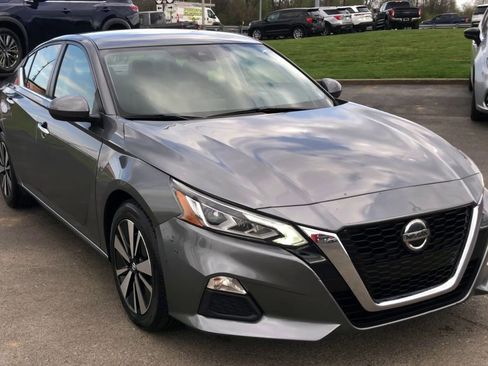 Used 2022 Nissan Altima 2.5 SV image 9