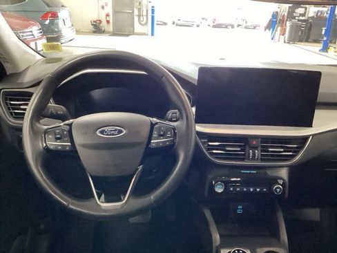 Used 2023 Ford Escape Platinum AWD/4WD image 6
