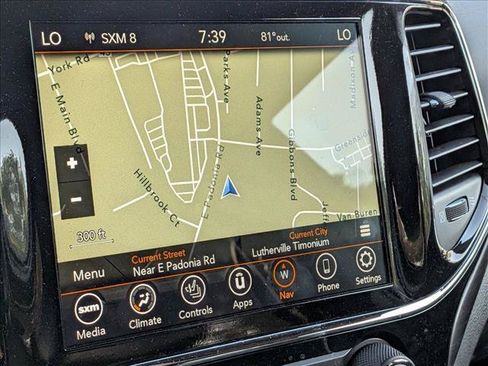Used 2021 Jeep Grand Cherokee Laredo X AWD/4WD image 17