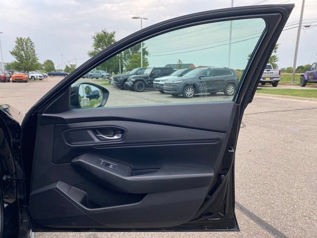 Used 2023 Honda Accord EX image 29