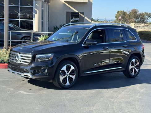 Used 2025 Mercedes-Benz GLB 250 image 4