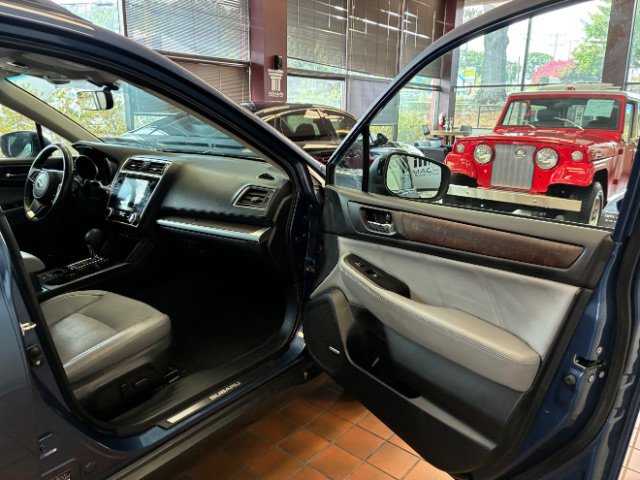Used 2019 Subaru Outback 2.5i Limited AWD/4WD image 32