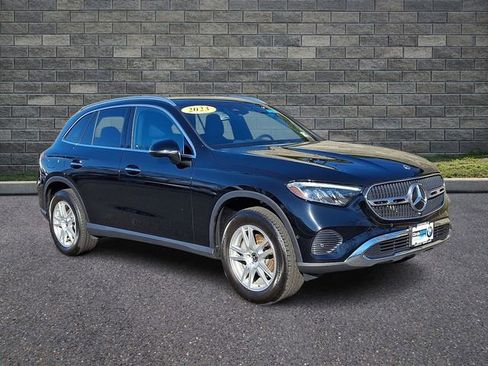 Used 2023 Mercedes-Benz GLC 300 4MATIC image 1