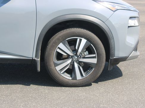 Used 2021 Nissan Rogue SL w/ Premium Package image 12